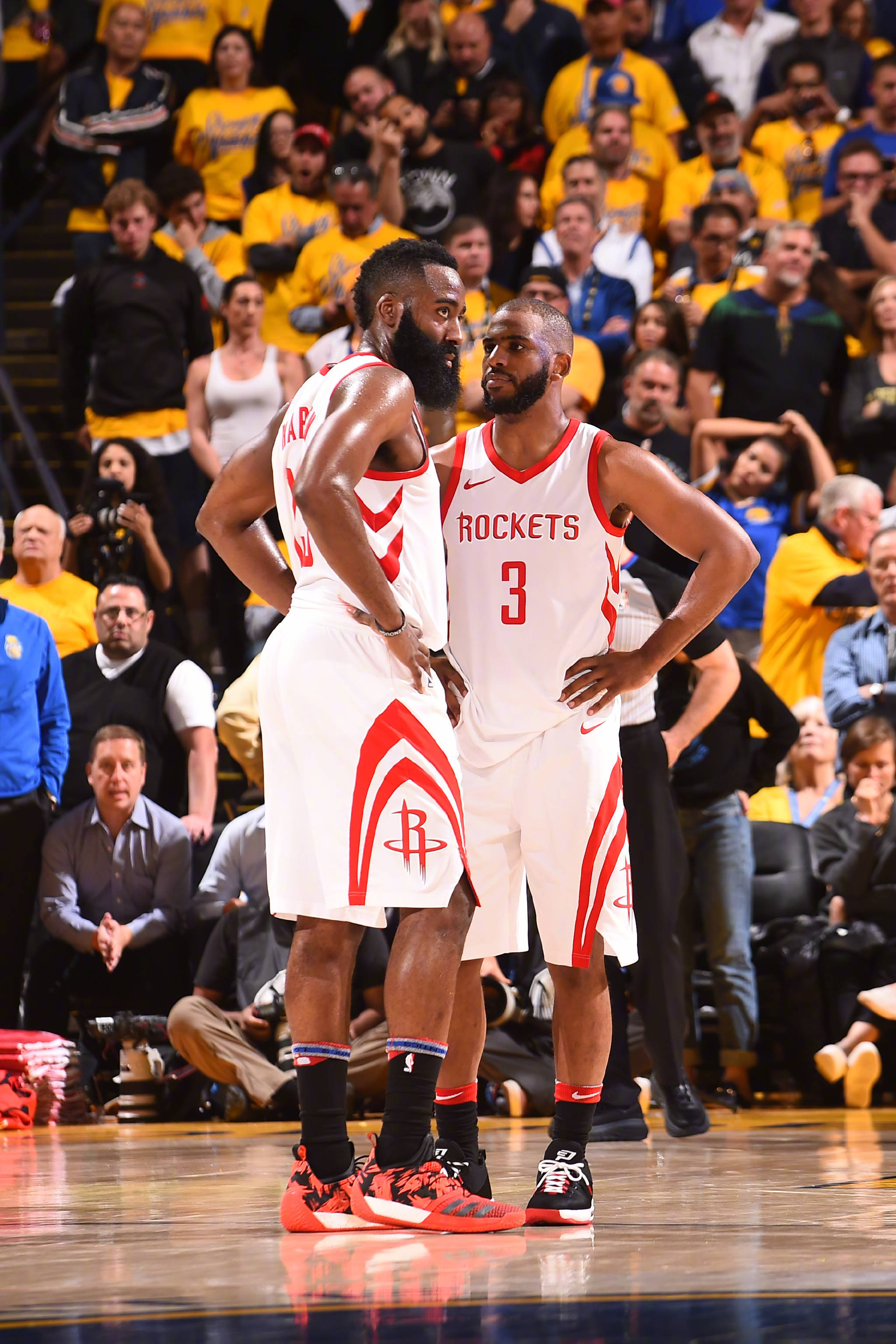 把球分给状 把球分给状