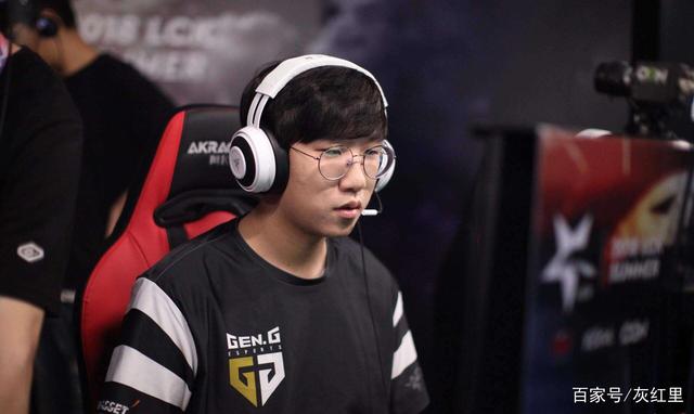 而是由数据 而是由数据